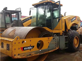 Used road roller