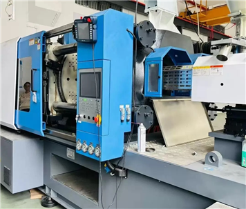 Used dual‑color injection moulding machine