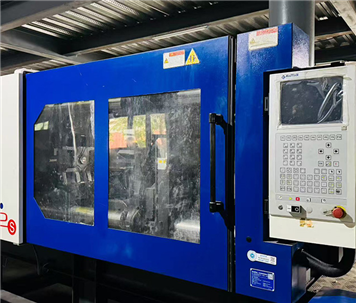 Used injection molding machine