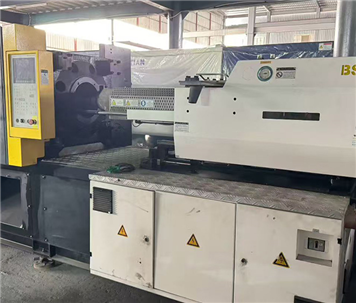 Used injection molding machine