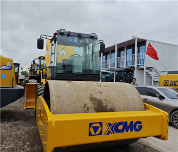 Used road roller