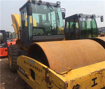 Used road roller